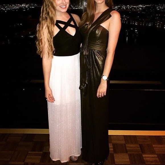 [Sz5] Beautiful gown in black and off-white - Picture 1 of 7